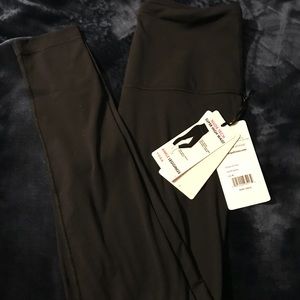 Ankle leggings. Yogalicious brand